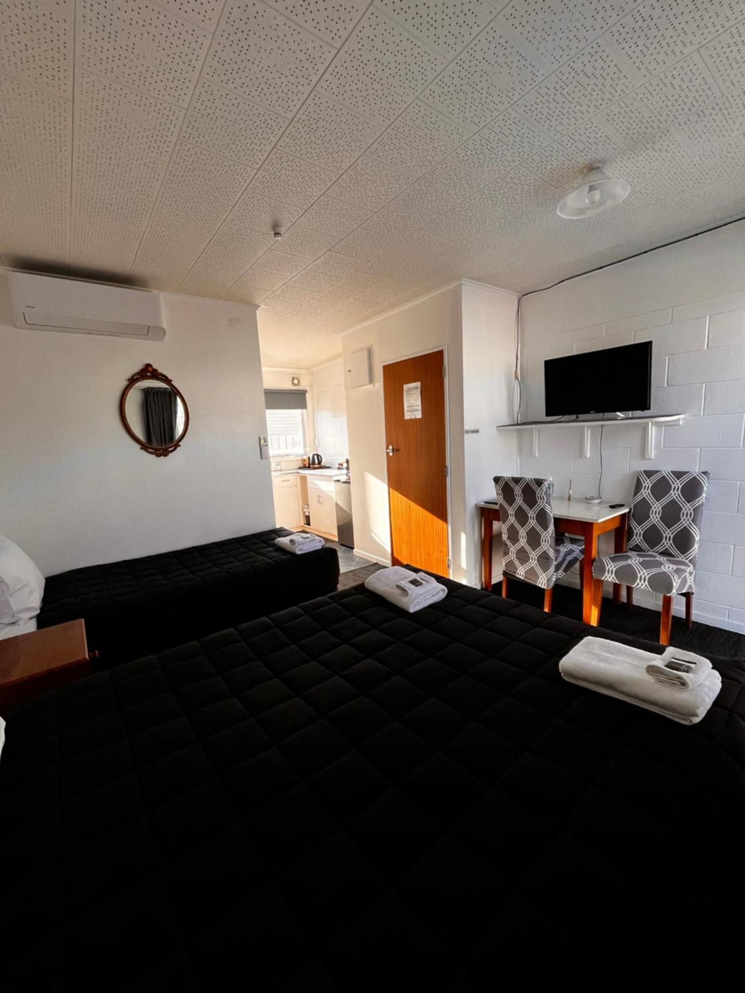 Brooklyne Motel Sanson Bagian luar foto