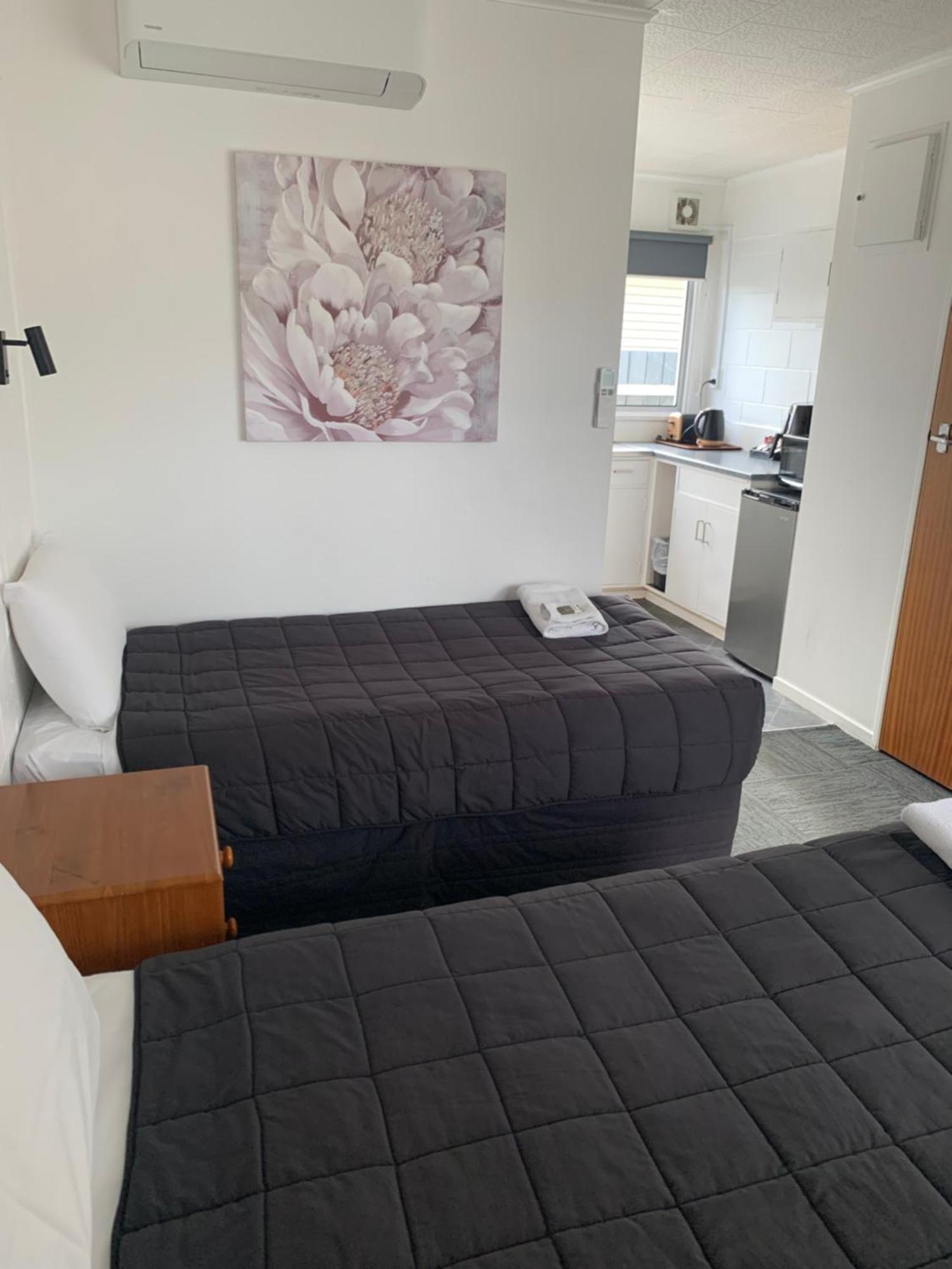Brooklyne Motel Sanson Bagian luar foto