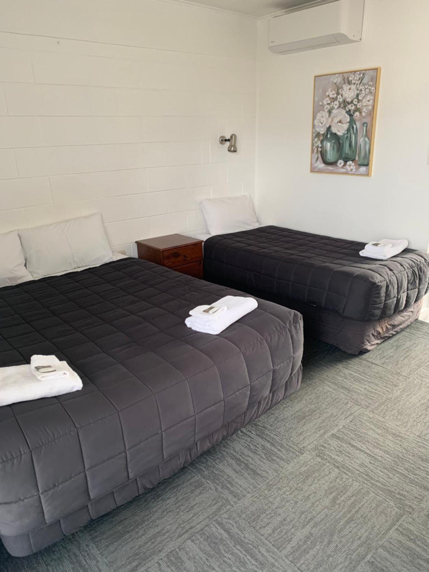 Brooklyne Motel Sanson Bagian luar foto